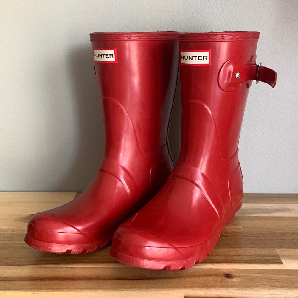 Women’s Red Hunter short rain boots. Great condition worn twice
